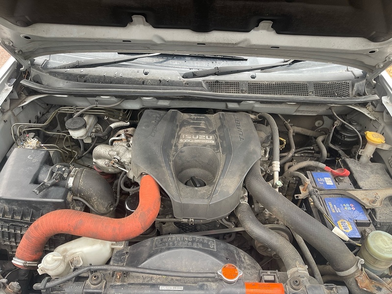 Isuzu TD 2.5 4X4 PICKUP TRUCK - SILVER