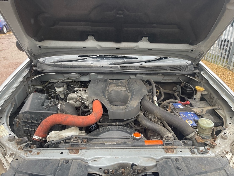 Isuzu TD 2.5 4X4 PICKUP TRUCK - SILVER