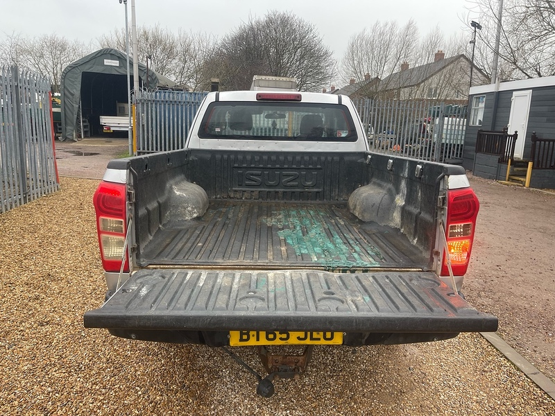 Isuzu TD 2.5 4X4 PICKUP TRUCK - SILVER