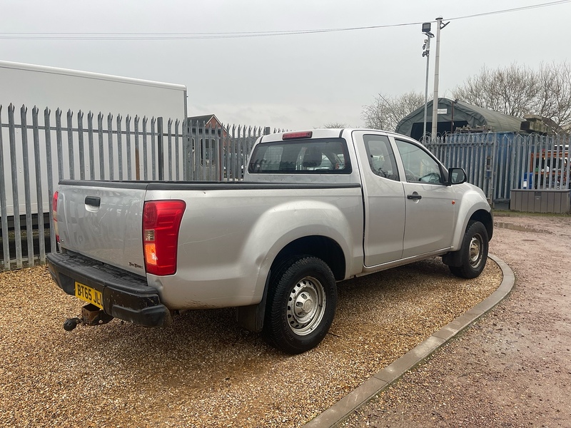 Isuzu TD 2.5 4X4 PICKUP TRUCK - SILVER