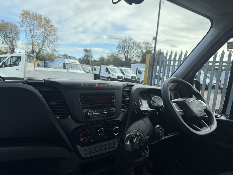 Iveco D HPI 14V 35S 3450 2.3 14FT DROPSIDE TAIL LIFT - WHITE