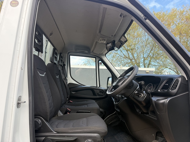 Iveco D HPI 14V 35S 3450 2.3 14FT DROPSIDE TAIL LIFT - WHITE