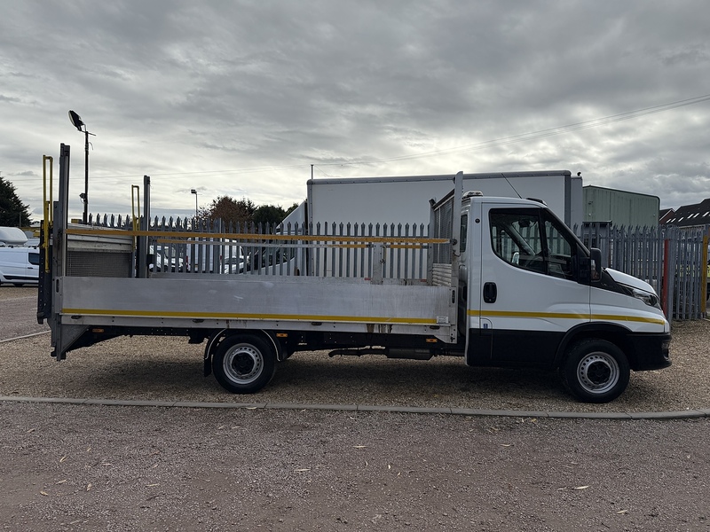 Iveco D HPI 14V 35S 3450 2.3 14FT DROPSIDE TAIL LIFT - WHITE