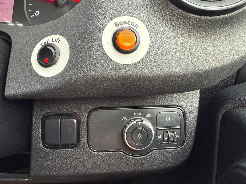 Mercedes-Benz 315 2.0 CDI Progressive L3 LWB DROPSIDE TAIL LIFT - WHITE