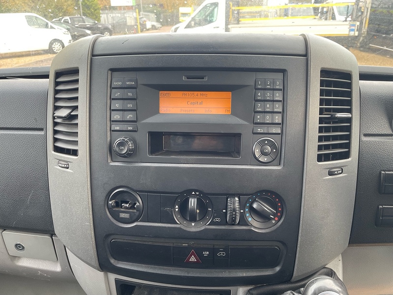 Mercedes-Benz 313 2.1 CDI L3 LWB DROPSIDE - WHITE