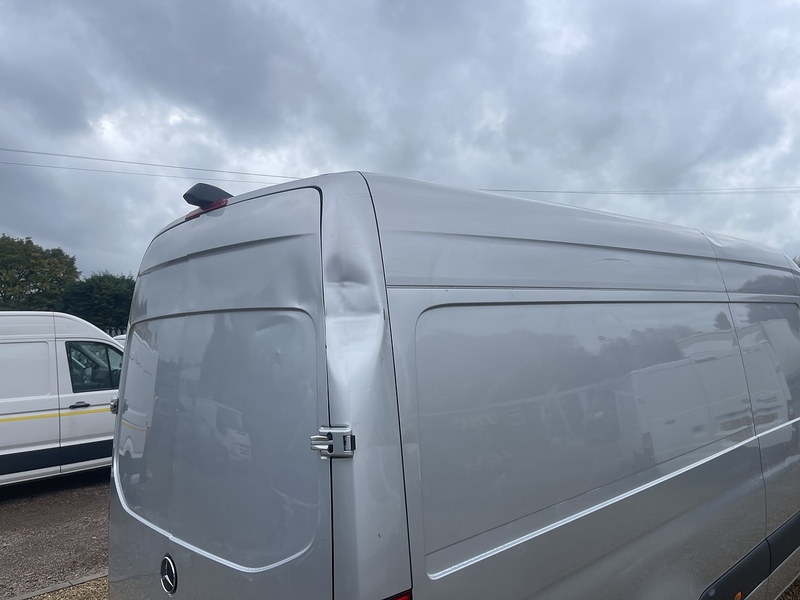 Mercedes-Benz 315 2.0 CDI Progressive L3 PANEL VAN - SILVER