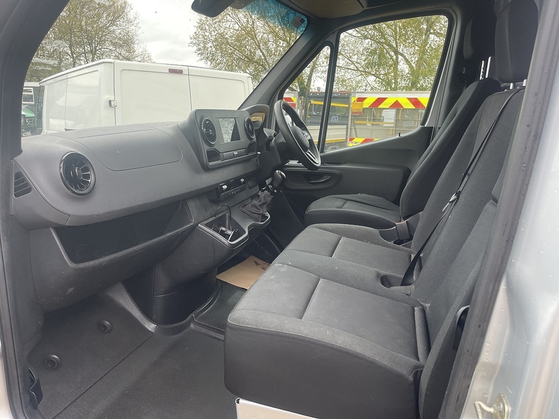 Mercedes-Benz 315 2.0 CDI Progressive L3 PANEL VAN - SILVER