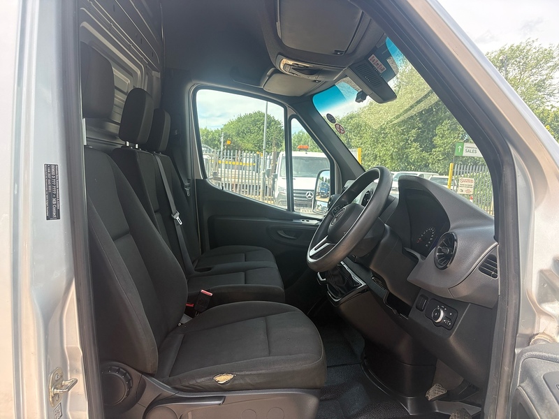 Mercedes-Benz 315 2.0 CDI Progressive L3 PANEL VAN - SILVER