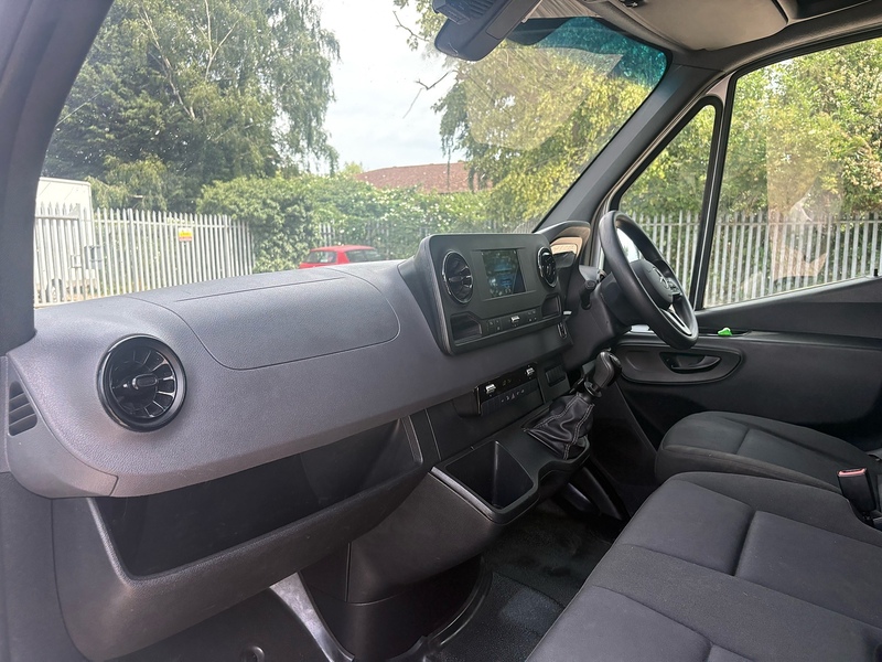 Mercedes-Benz 315 2.0 CDI Progressive L3 PANEL VAN - SILVER