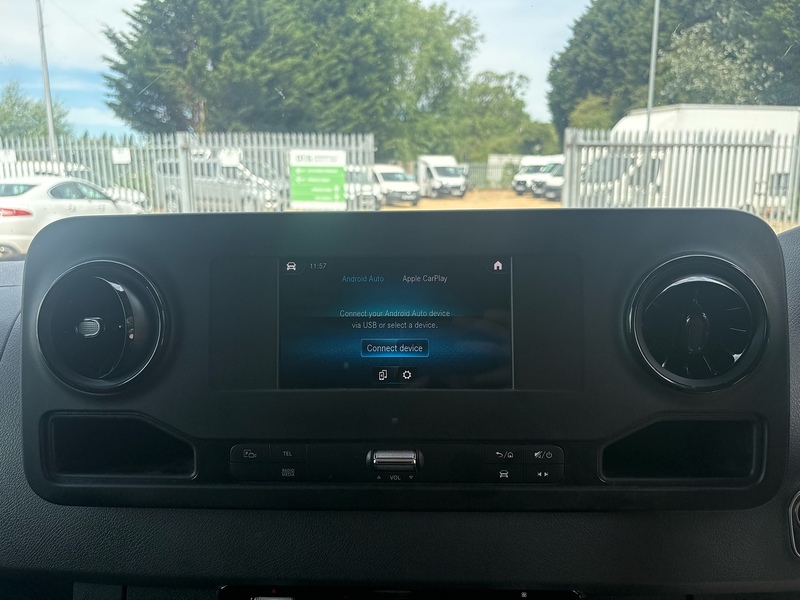 Mercedes-Benz 315 2.0 CDI Progressive L3 PANEL VAN - SILVER