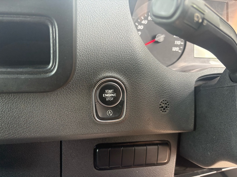 Mercedes-Benz 315 2.0 CDI Progressive L3 PANEL VAN - SILVER