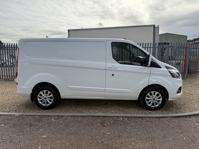 Ford 300 2.0 Ecoblue Limited L1 H1 SWB PANEL VAN - WHITE