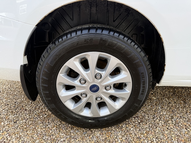 Ford 300 2.0 Ecoblue Limited L1 H1 SWB PANEL VAN - WHITE