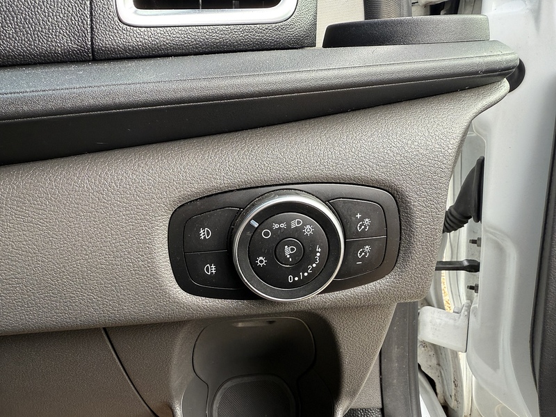 Ford 300 2.0 Ecoblue Limited L1 H1 SWB PANEL VAN - WHITE