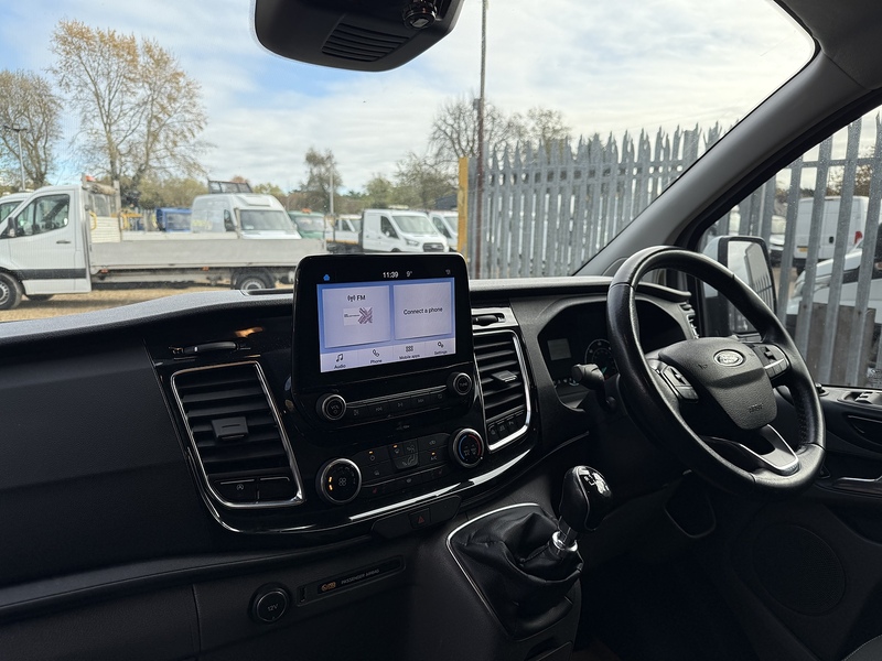 Ford 300 2.0 Ecoblue Limited L1 H1 SWB PANEL VAN - WHITE