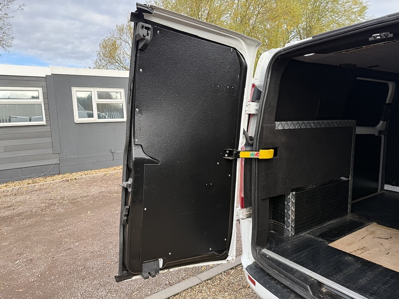 Ford 300 2.0 Ecoblue Limited L1 H1 SWB PANEL VAN - WHITE