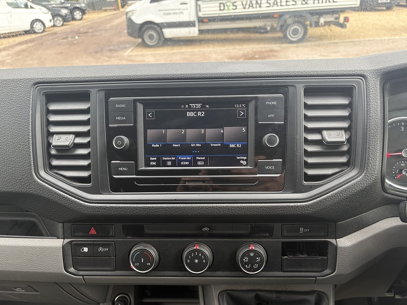 Volkswagen 2.0 TDI CR35 Trendline Panel Van 5dr Diesel Manual RWD MWB Euro 6 (s/s) (177 ps)