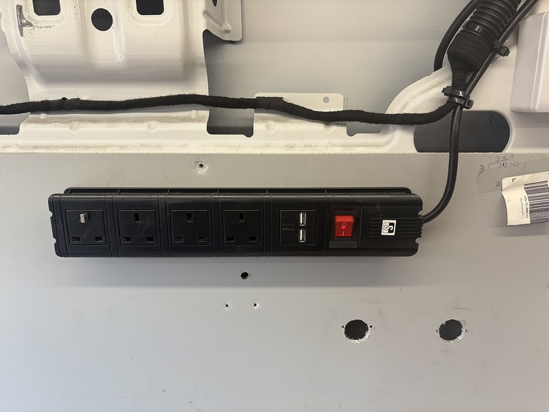 Volkswagen 2.0 TDI CR35 Trendline Panel Van 5dr Diesel Manual RWD MWB Euro 6 (s/s) (177 ps)