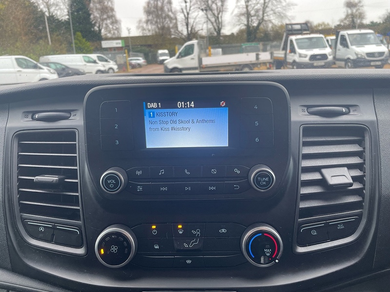 Ford 350 2.0 EcoBlue Leader L3 LWB LUTON VAN - TAIL LIFT
