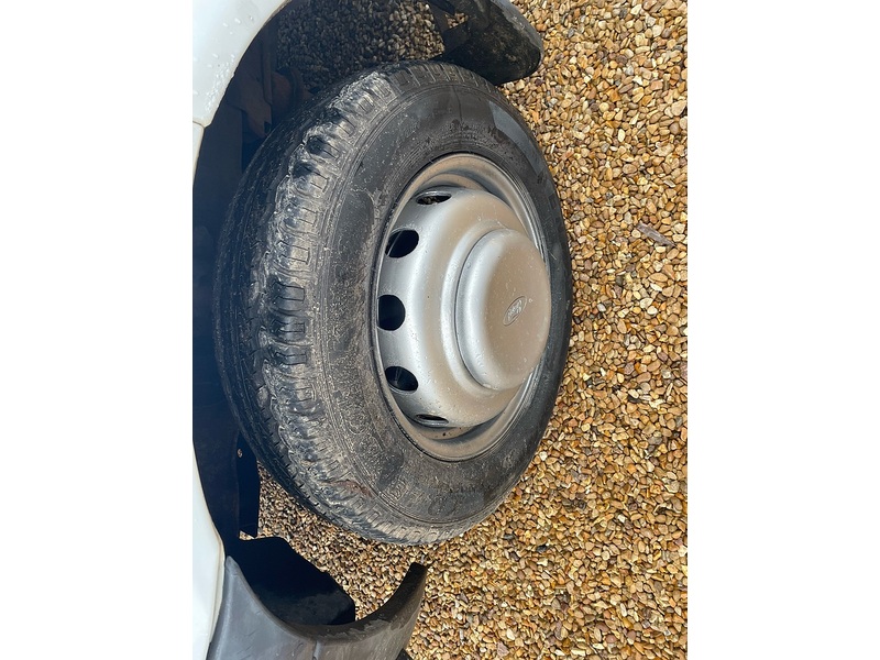 Ford TDCi 430 2.2 L4 XLWB MINIBUS - 17 SEATS