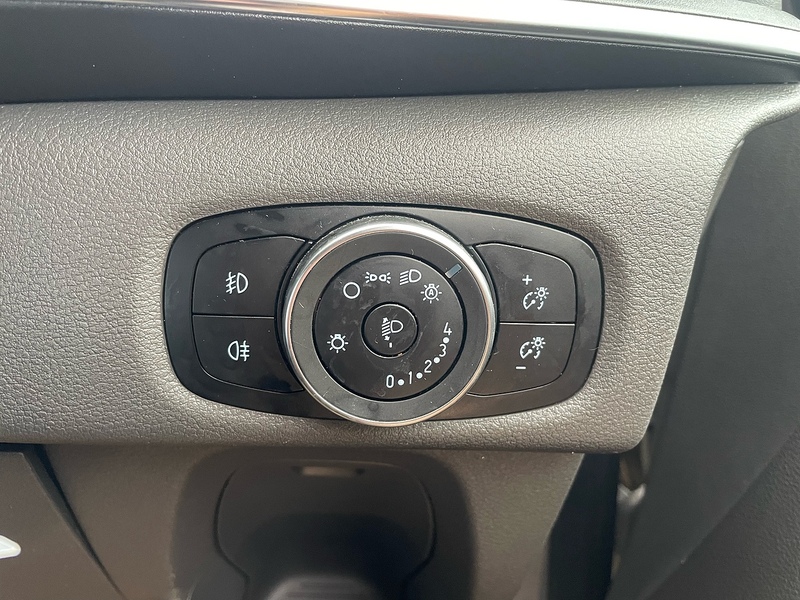 Ford 320 2.0 EcoBlue MHEV Titanium 9 SEAT MPV LWB MINIBUS