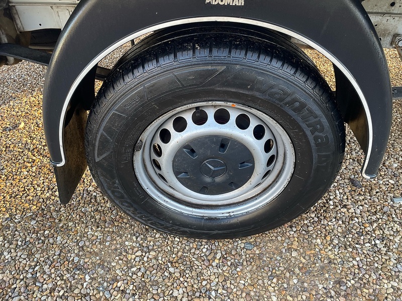 Mercedes-Benz 315 2.0 CDI Progressive L3 LWB DROPSIDE - WHITE