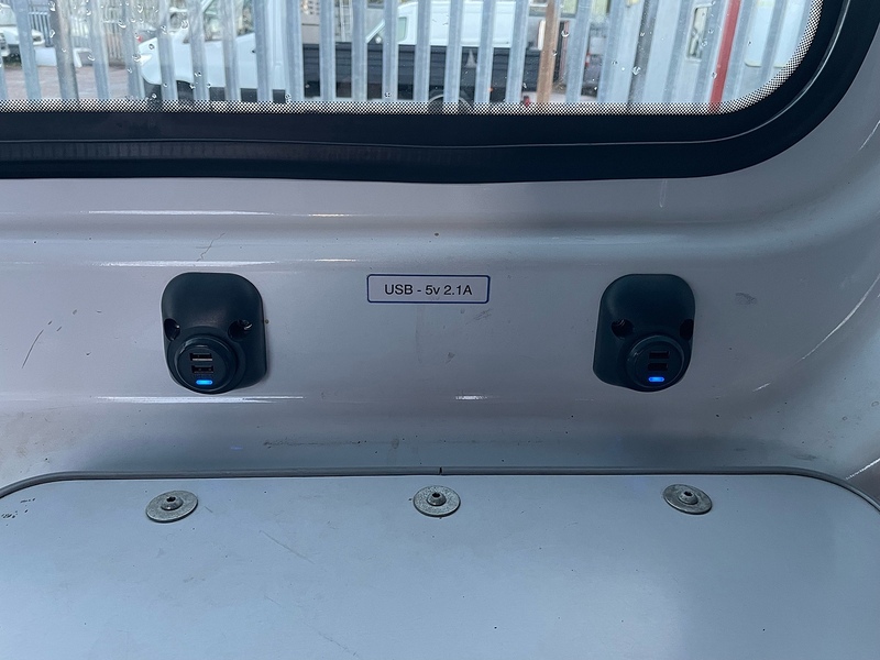 Ford 350 EcoBlue Leader 2.0 L3 H2 LWB MESS WELFARE VAN