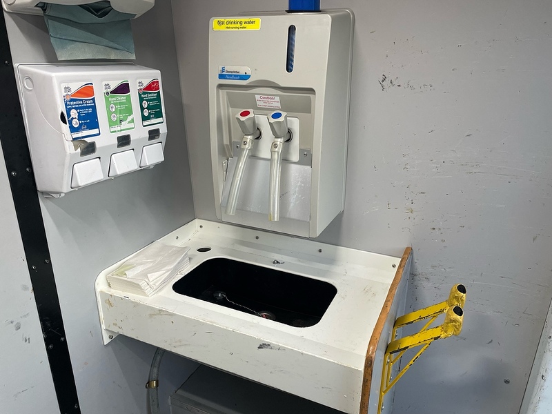 Ford 350 EcoBlue Leader 2.0 L3 H2 LWB MESS WELFARE VAN