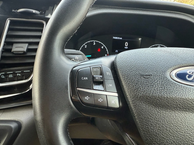 Ford 320 2.0 EcoBlue Titanium 9 SEAT MPV LWB MINIBUS