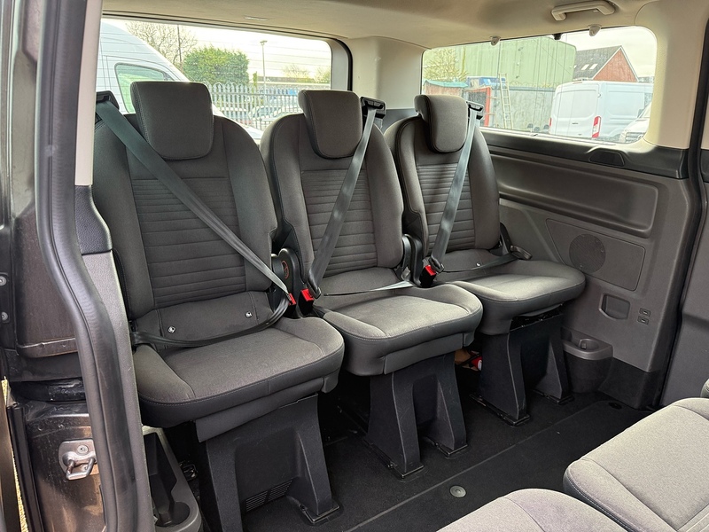 Ford 320 2.0 EcoBlue Titanium 9 SEAT MPV LWB MINIBUS