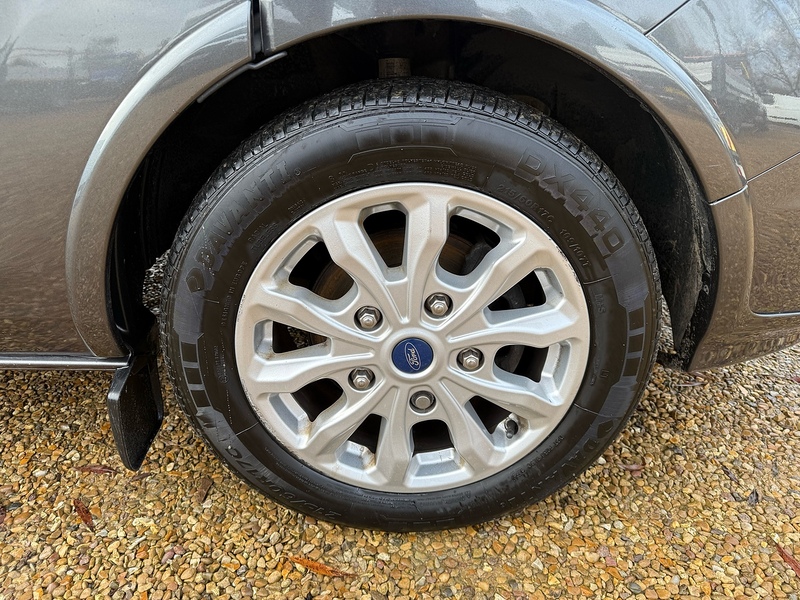 Ford 320 2.0 EcoBlue Titanium 9 SEAT MPV LWB MINIBUS