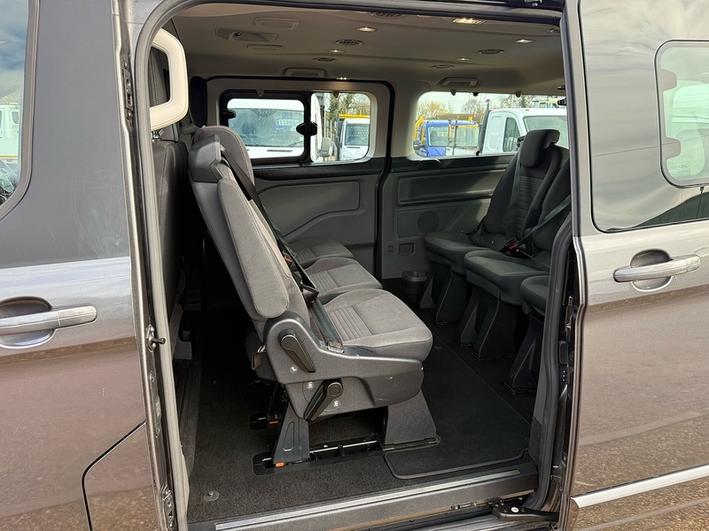 Ford 320 2.0 EcoBlue Titanium 9 SEAT MPV LWB MINIBUS