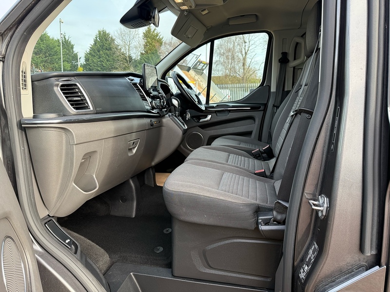 Ford 320 2.0 EcoBlue Titanium 9 SEAT MPV LWB MINIBUS