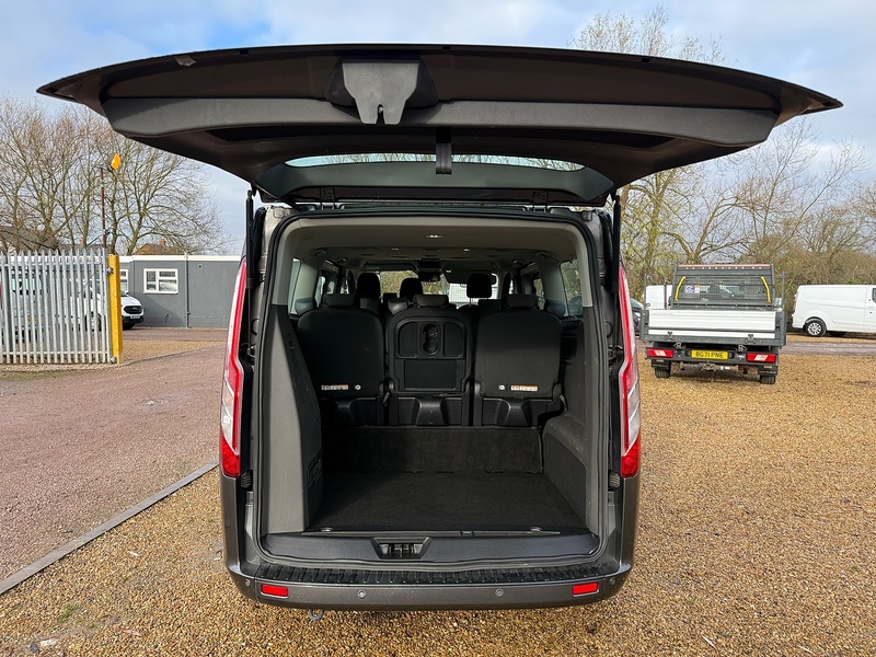 Ford 320 2.0 EcoBlue Titanium 9 SEAT MPV LWB MINIBUS