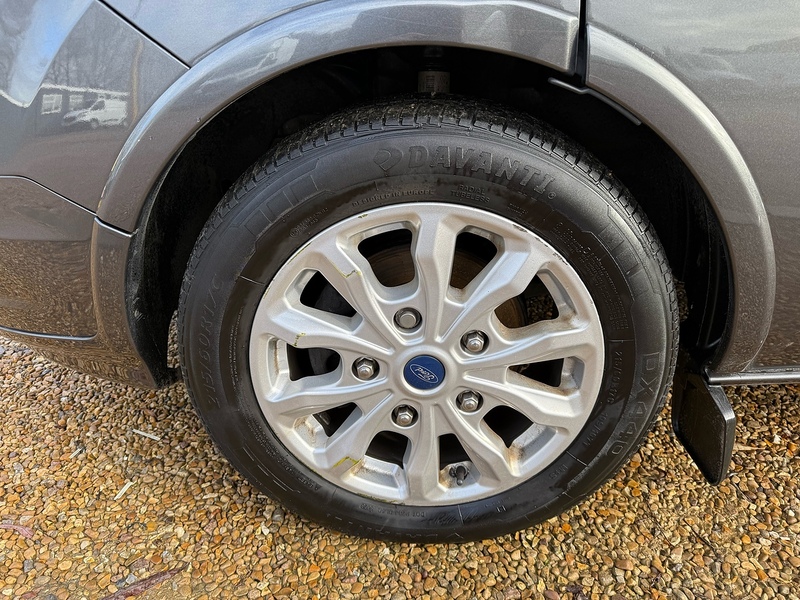 Ford 320 2.0 EcoBlue Titanium 9 SEAT MPV LWB MINIBUS