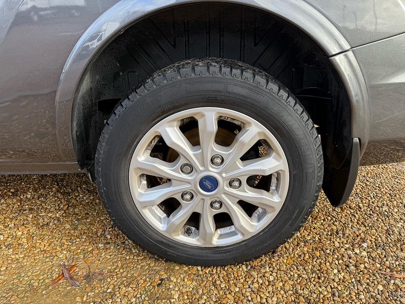 Ford 320 2.0 EcoBlue Titanium 9 SEAT MPV LWB MINIBUS