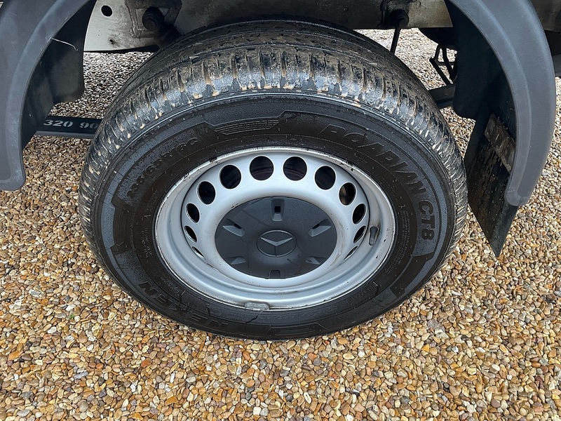 Mercedes-Benz 315 2.0 CDI Progressive L3 LWB 14FT DROPSIDE