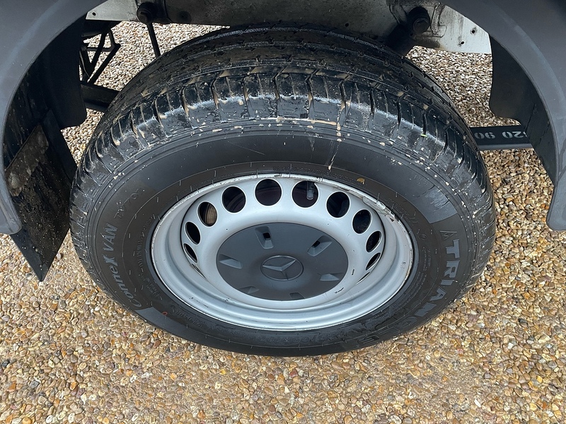 Mercedes-Benz 315 2.0 CDI Progressive L3 LWB 14FT DROPSIDE