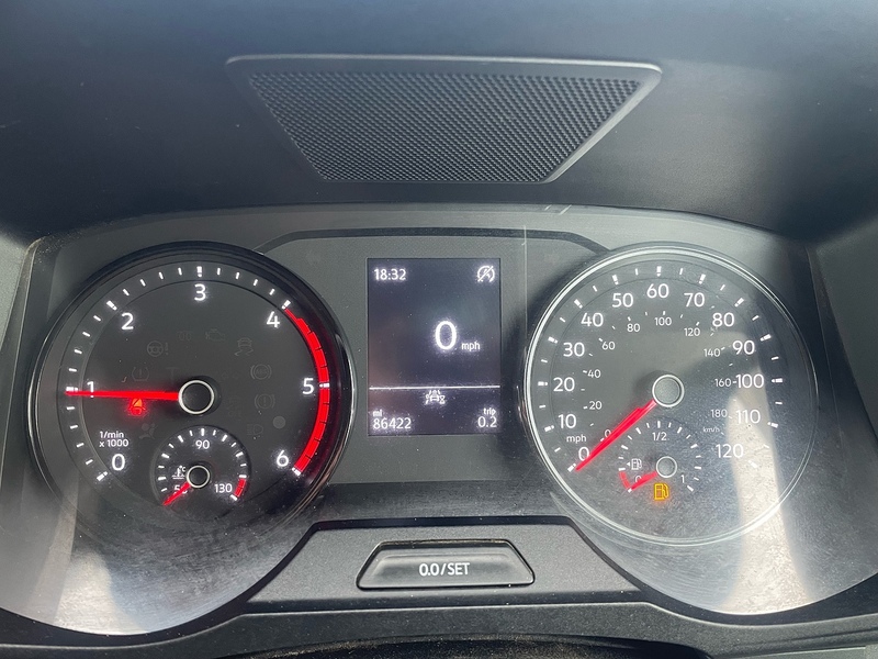 Volkswagen 2.0 TDI CR35 Startline L3 LWB DROPSIDE - WHITE