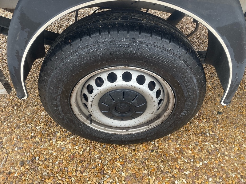 Volkswagen 2.0 TDI CR35 Startline L3 LWB DROPSIDE - WHITE