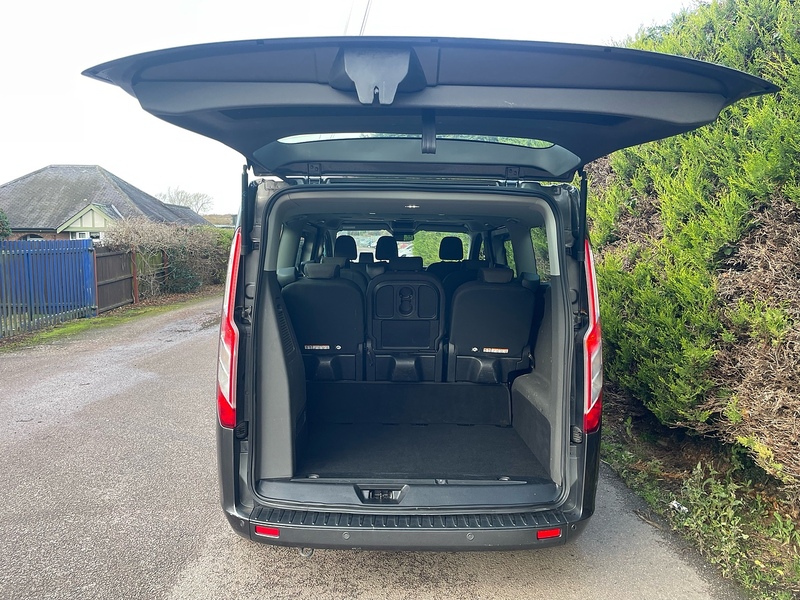 Ford 320 2.0 EcoBlue MHEV Titanium 9 SEAT MPV MINIBUS