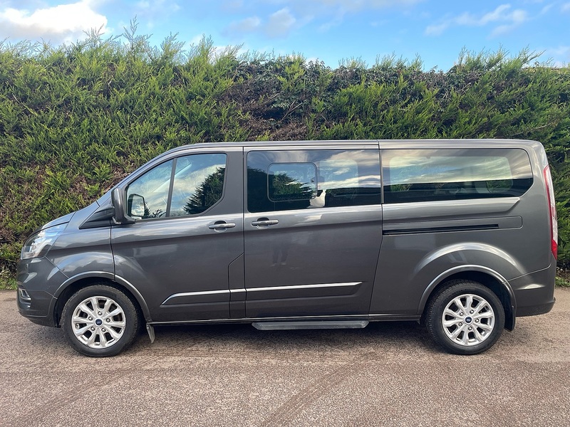 Ford 320 2.0 EcoBlue MHEV Titanium 9 SEAT MPV MINIBUS
