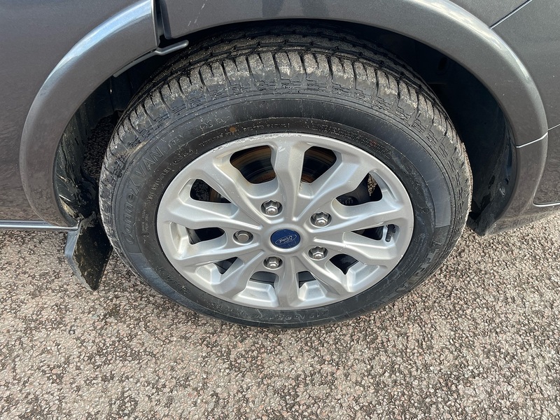 Ford 320 2.0 EcoBlue MHEV Titanium 9 SEAT MPV MINIBUS