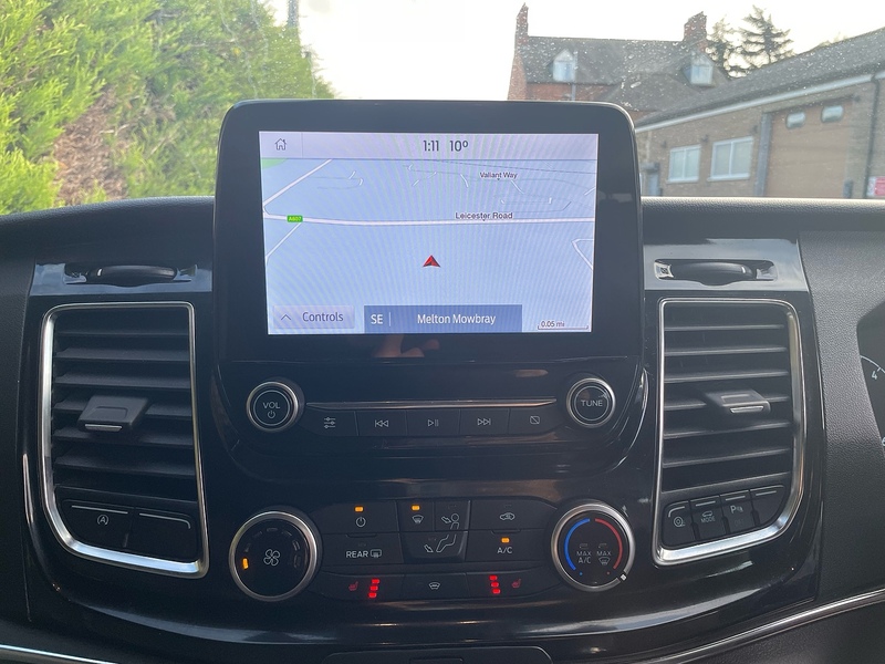 Ford 320 2.0 EcoBlue MHEV Titanium 9 SEAT MPV MINIBUS