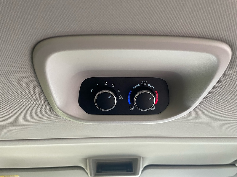 Ford 320 2.0 EcoBlue MHEV Titanium 9 SEAT MPV MINIBUS