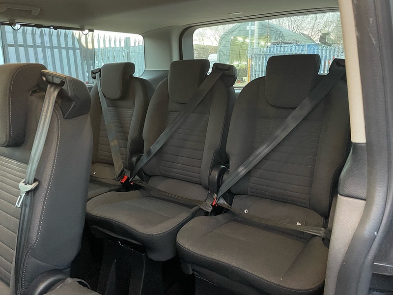 Ford 2.0 320 EcoBlue Titanium Minibus Double Cab 5dr Diesel Auto L2 Euro 6 (s/s) (130 ps)