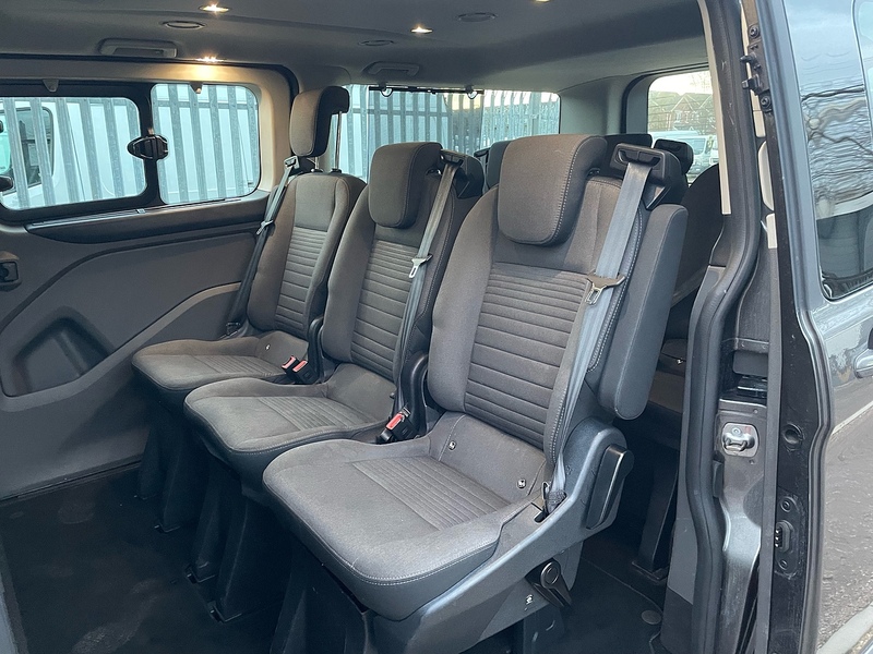 Ford 2.0 320 EcoBlue Titanium Minibus Double Cab 5dr Diesel Auto L2 Euro 6 (s/s) (130 ps)