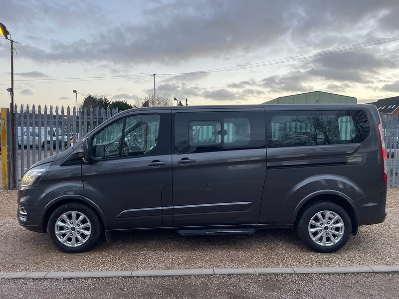 Ford 2.0 320 EcoBlue Titanium Minibus Double Cab 5dr Diesel Auto L2 Euro 6 (s/s) (130 ps)