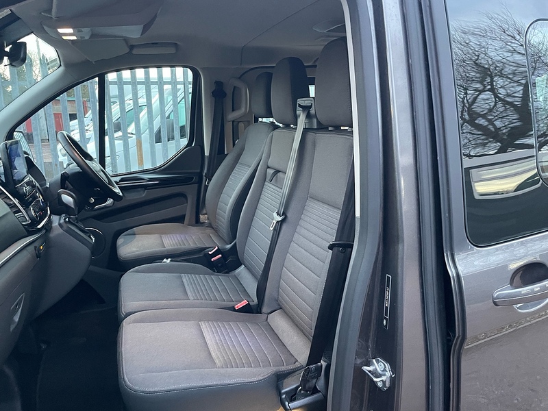 Ford 2.0 320 EcoBlue Titanium Minibus Double Cab 5dr Diesel Auto L2 Euro 6 (s/s) (130 ps)