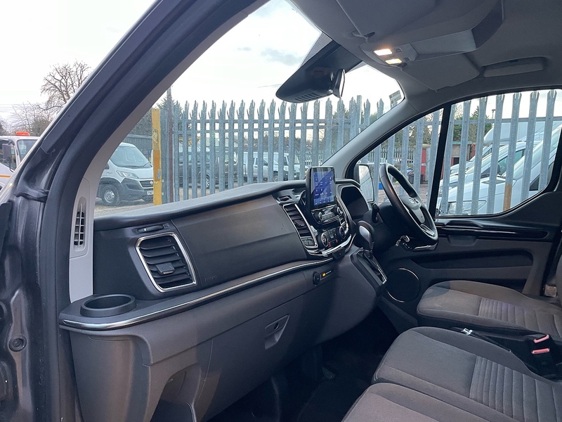 Ford 2.0 320 EcoBlue Titanium Minibus Double Cab 5dr Diesel Auto L2 Euro 6 (s/s) (130 ps)